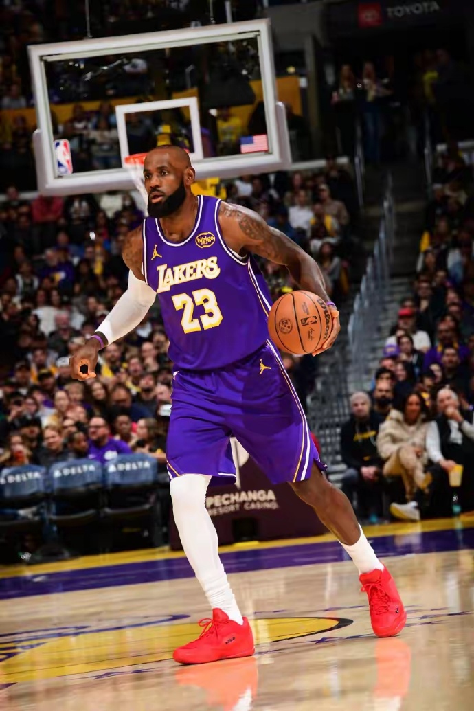 詹姆斯历史得分王詹姆斯历史得分王雷霆